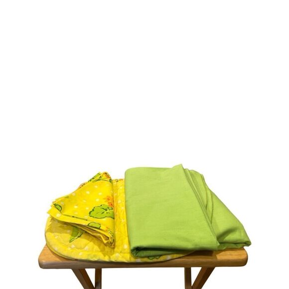 Vintage Linen Tablecloth and napkin placemat set of 8 - Picture 1 of 4